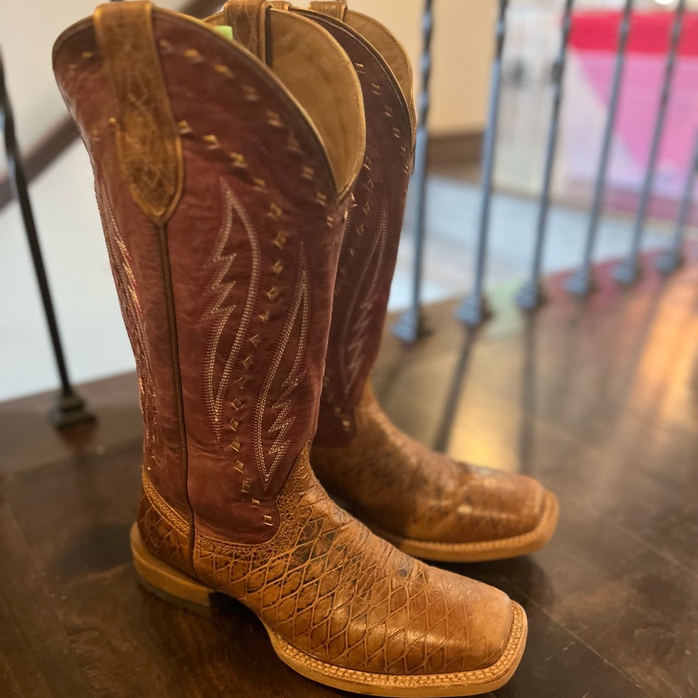 Ariat cowboy/cowgirl boots